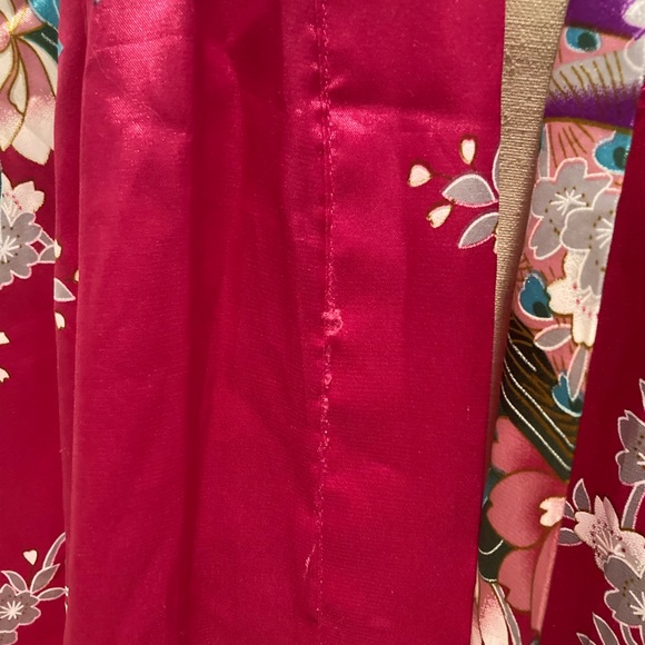 Sexy silky Thai robe - Picture 4 of 6